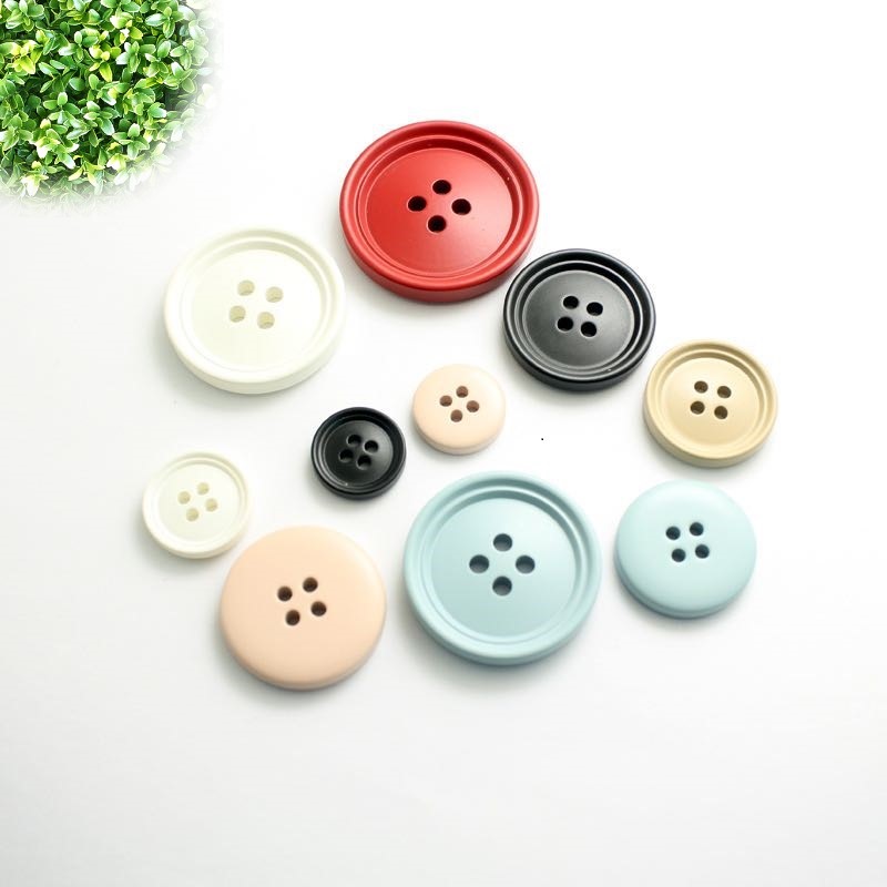 Wholesale Custom 4 Holes Resin Shirt Button in Various Colors for Suits